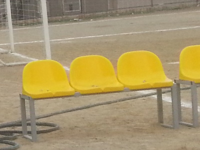Çatısız Tribünler ve Banklar
